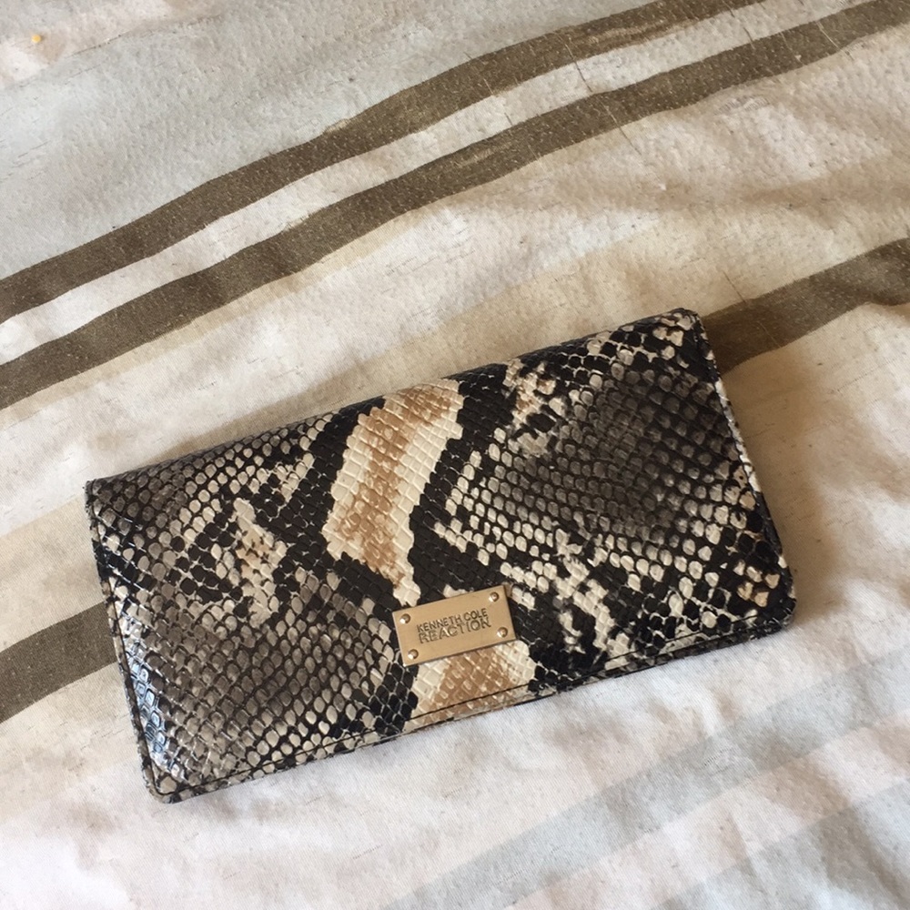 Kenth cole reaction lizard print wallet
